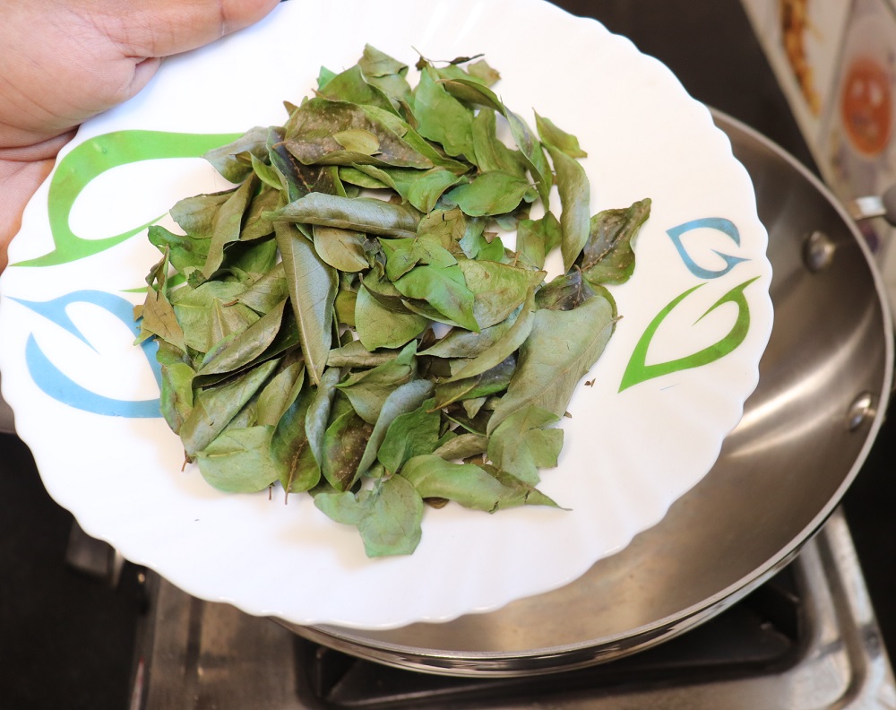 roasted curry curry leaves