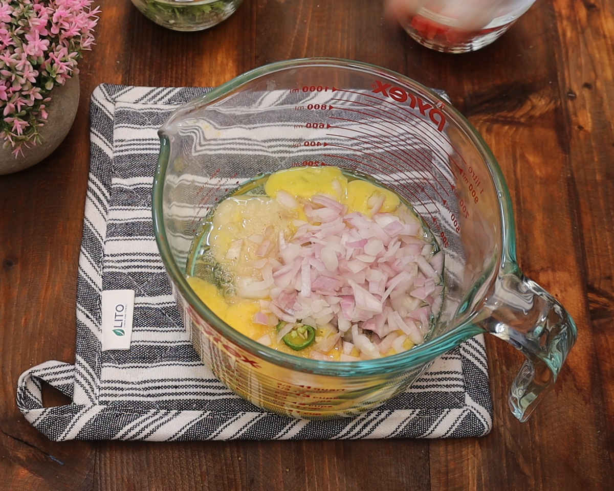 Add Onion to Eggs