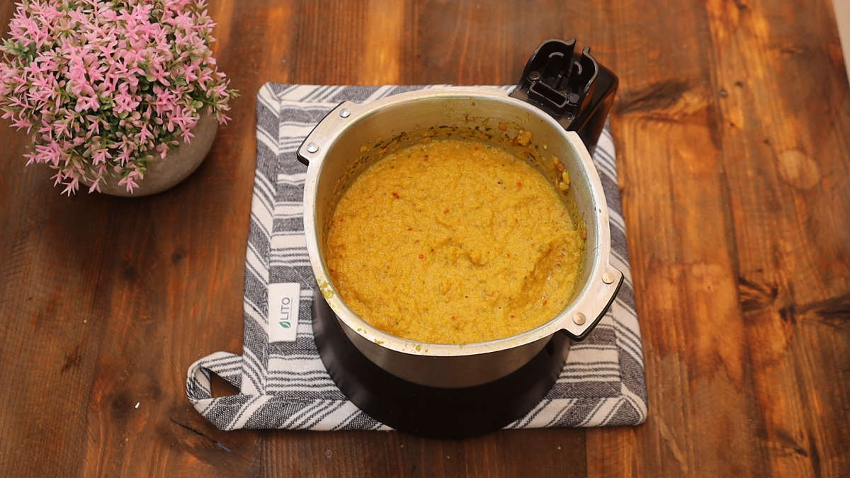 Blend the ginger chutney